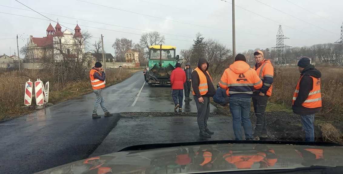 Тривають ремонтні роботи автодороги Сокаль- Стоянів