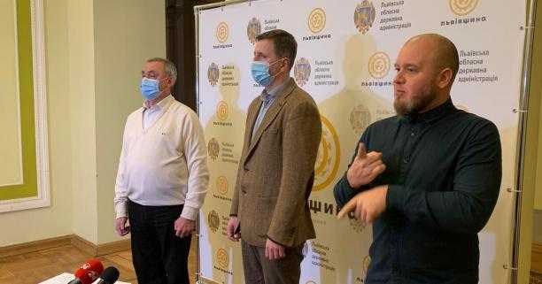 «Ми спостерігаємо зменшення кількості хворих, але говорити про відступ пандемії зарано», - Максим Прикупенко