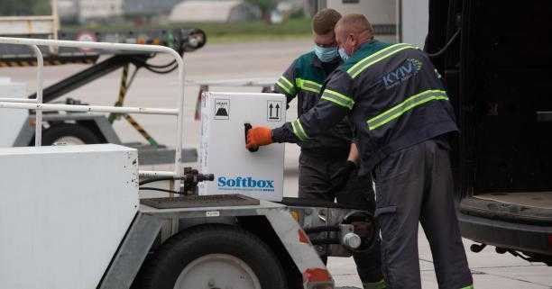 Україна отримала перші 117 тисяч доз Comirnaty/Pfizer за кошти державного бюджету