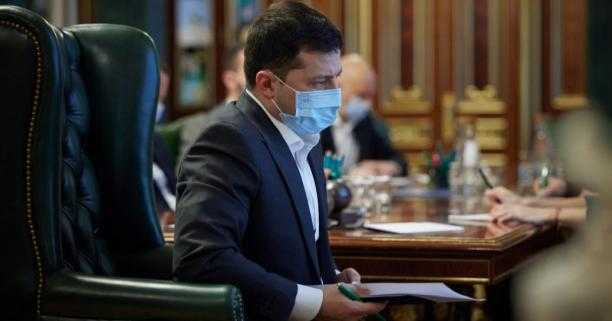 Президент поставив уряду завдання розробити програму виплати 1 тис. грн неповнолітнім, які вакцинувалися від COVID-19