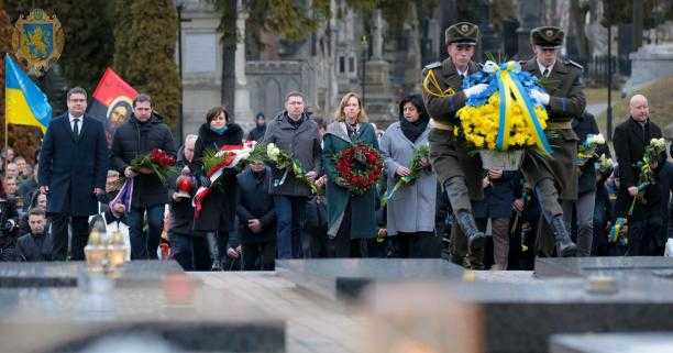 На Личаківському кладовищі вшанували пам'ять Героїв Небесної Сотні