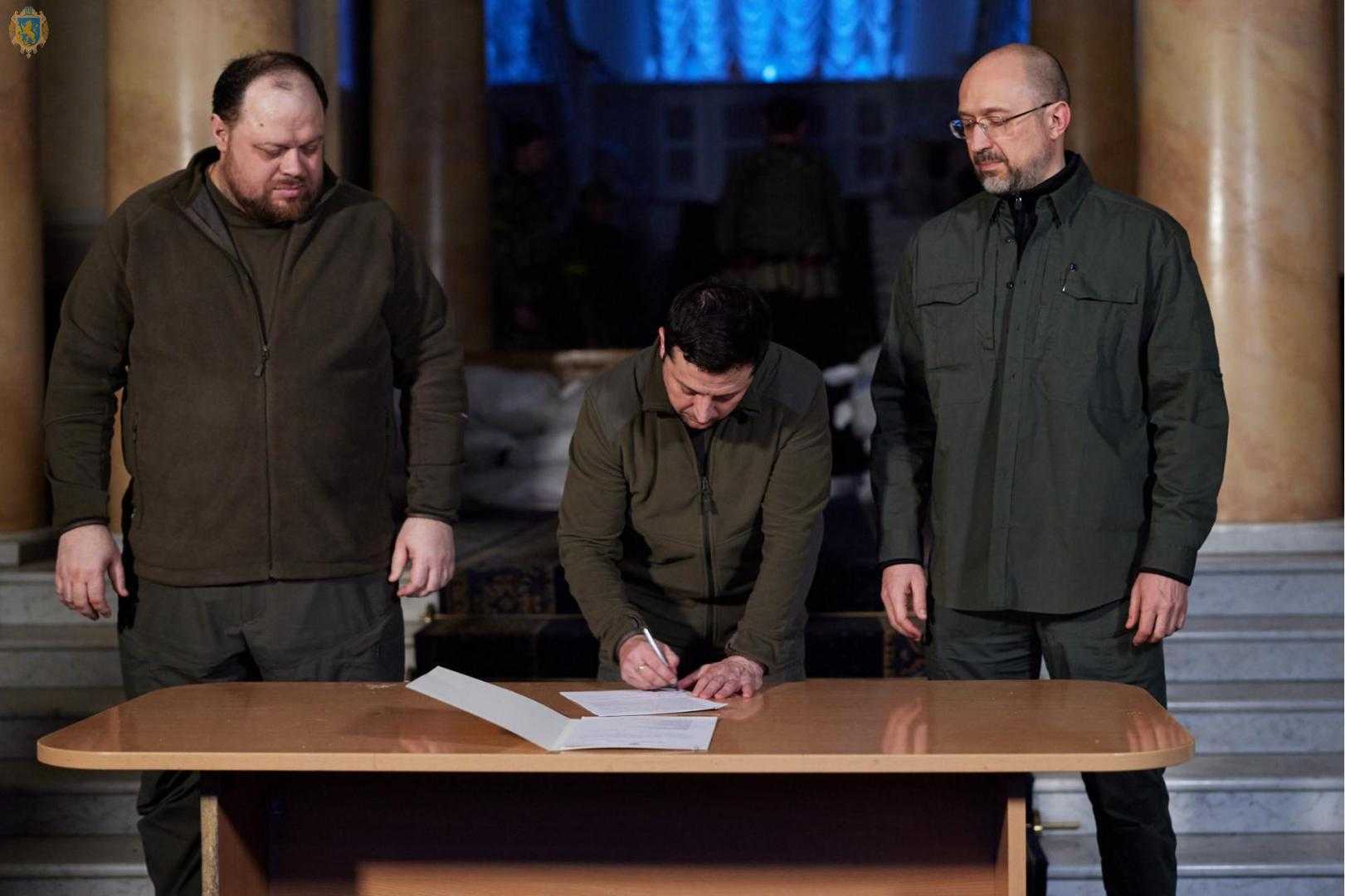 Володимир Зеленський підписав заявку на членство України в ЄС