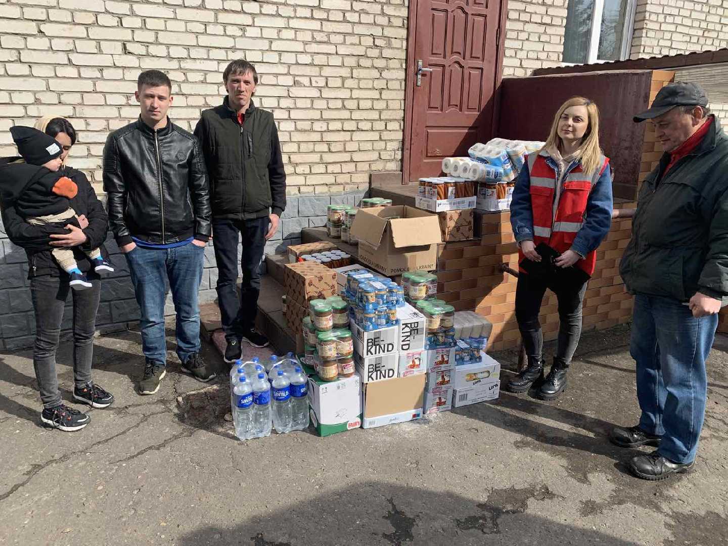 Гуманітарні штаби Червоноградського району отримали понад 600 тонн допомоги від європейських країн