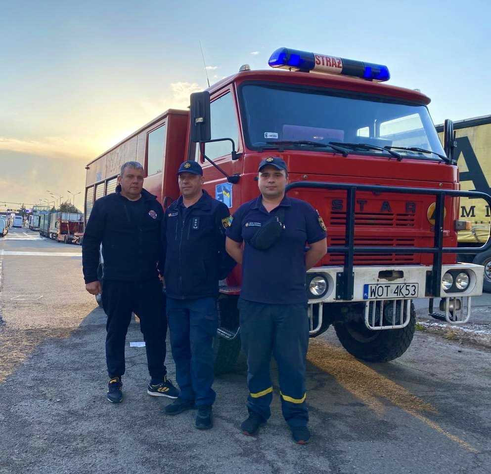 Рятувальники Львівщини отримали пожежну машину та необхідне обладнання від польських партнерів