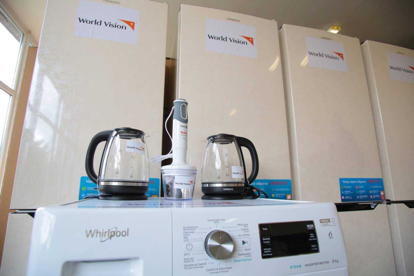 Холодильники, чайники, обігрівачі: гуртожитки ЛНУ імені Івана Франка отримали побутову техніку від благодійників