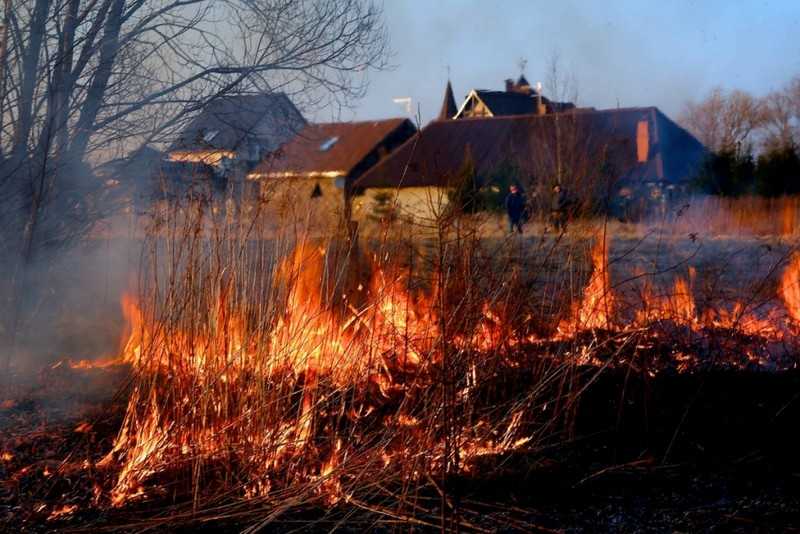 Червоноградське районне управління ГУ ДСНС України у Львівській області закликає громадян не провокувати пожежі