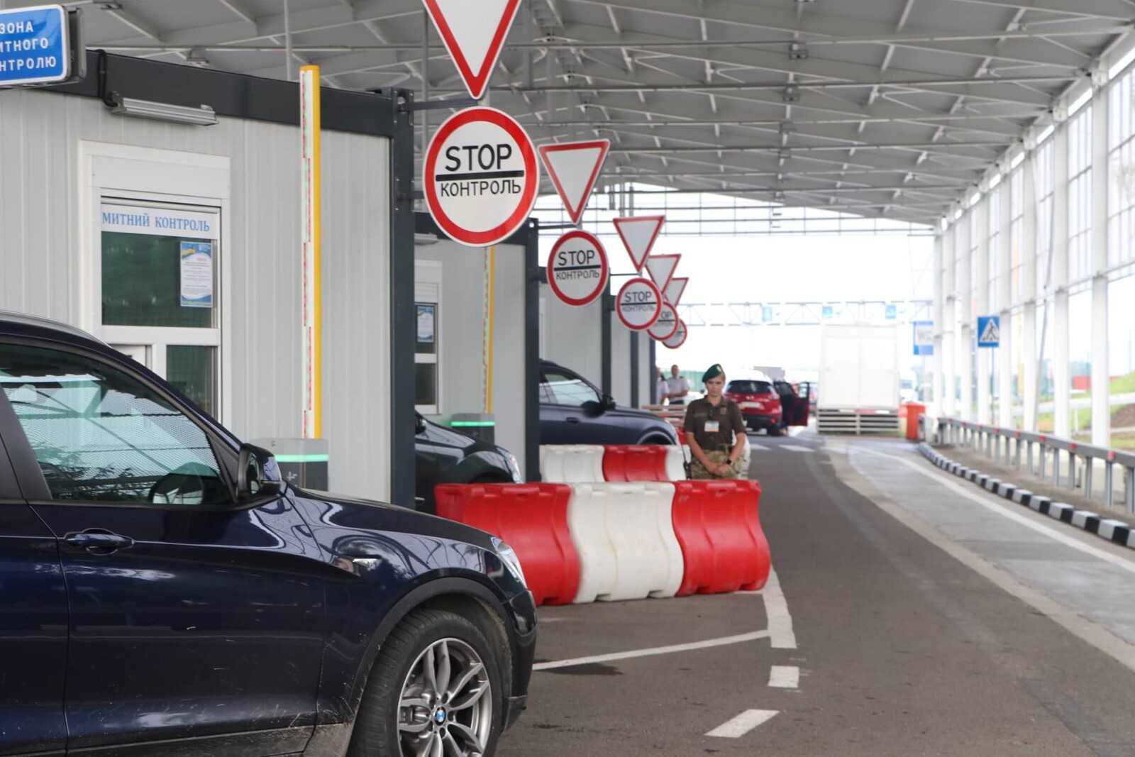 Через оновлений пункт пропуску «Краківець – Корчова» відзавтра зможуть курсувати автобуси