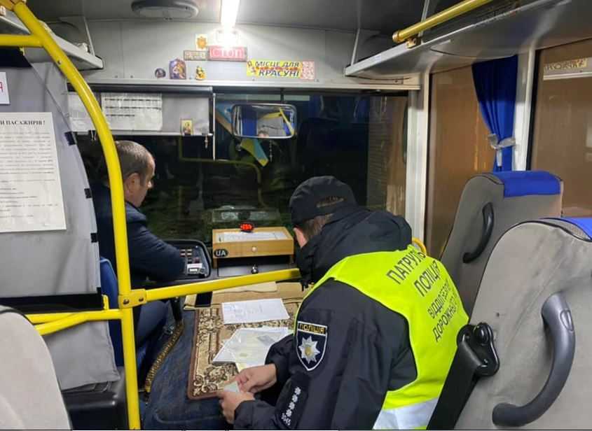 Тривають перевірки транспортних засобів: на Червоноградщині виписали 8 адміністративних постанов за порушення чинного законодавства