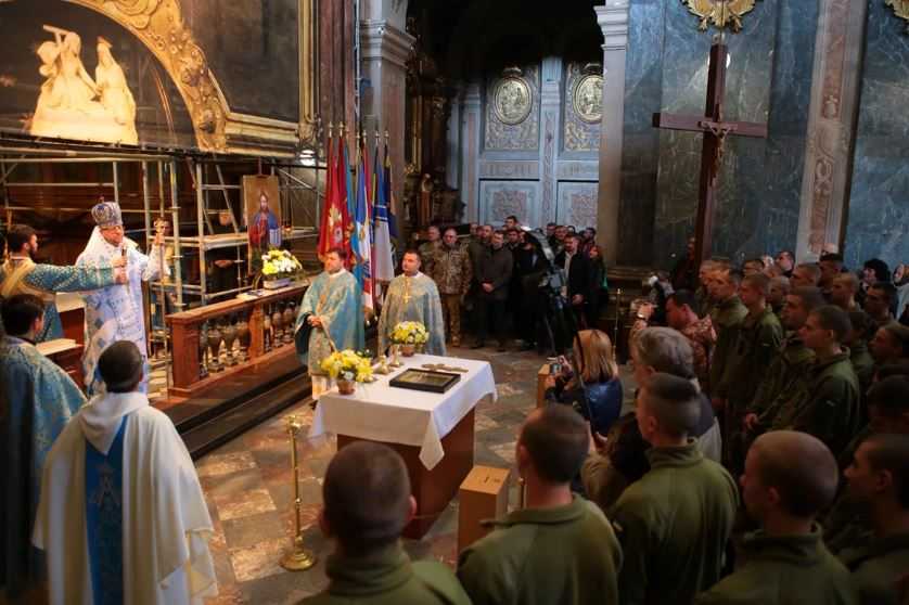 В Гарнізонному храмі помолились за українських захисників