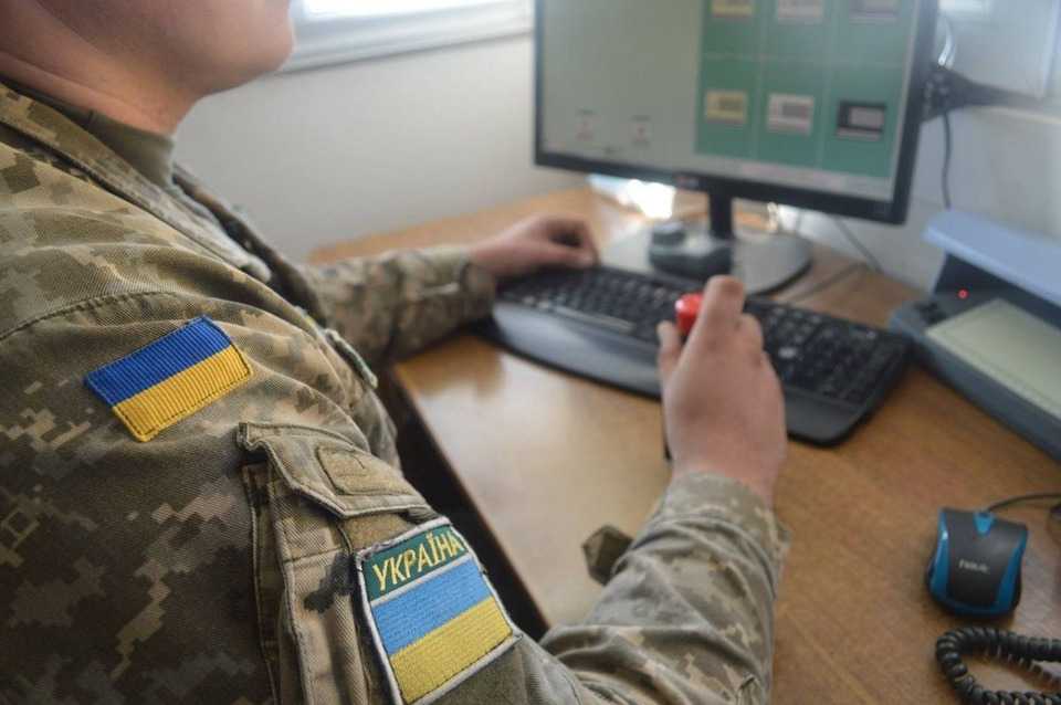 До уваги водіїв: Львівська ОВА змінила форму звернення для перетину кордону через внесення даних у систему «Шлях»