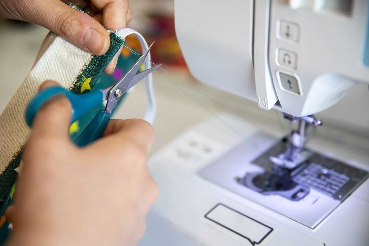 Робота для швачок на Львівщині: яку зарплату пропонують працедавці?