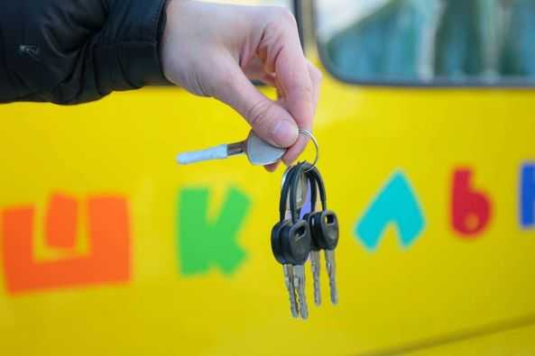 Учні Львівщини продовжують отримувати нові «школярики»