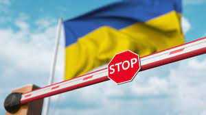 До уваги тих, хто возить гуманітарну допомогу з-за кордону: з 1 квітня подати документи на виїзд водіїв призовного віку можна лише з використанням е-підпису