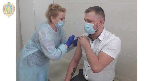 До уваги мешканців області: графік роботи центрів вакцинації на вихідні