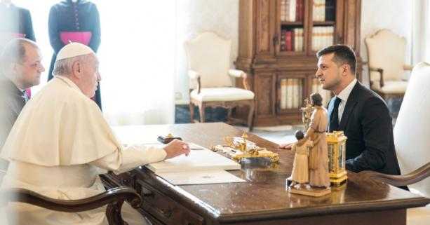 Президент обговорив з Його Святістю Папою Франциском мир на Донбасі та візит до України