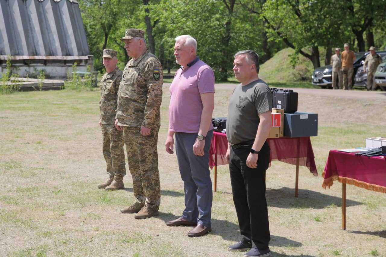 Голова Червоноградської РВА взяв участь у нагородженні військовослужбовців штурмової роти Державної спеціальної служби транспорту, які брали участь у бойових діях на Бахмутському напрямку, з поверненням на відновлення.