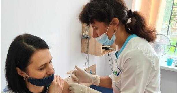 5279 осіб отримали щеплення у центрах вакцинації Львівщини цими вихідними