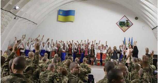 Творчі колективи Сокальщини влаштували концерт для військовослужбовців Нацакадемії сухопутних військ