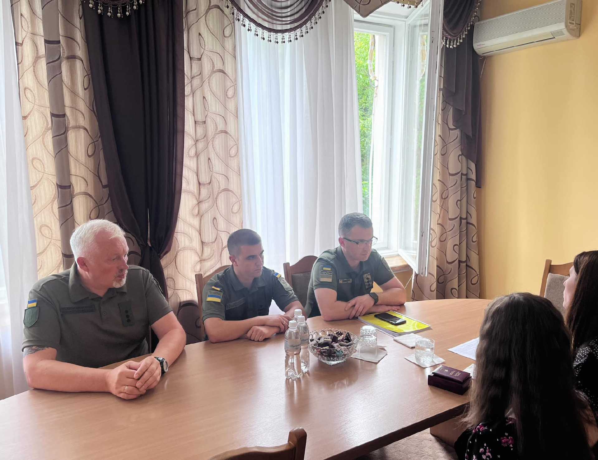 Родинна загиблого прикордонника з Великомостівської громади сьогодні отримала державну нагороду (посмертно)