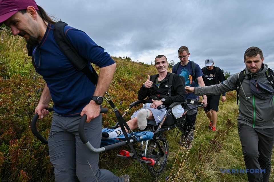 Ветерани війни піднялися на найвищу вершину Львівщини