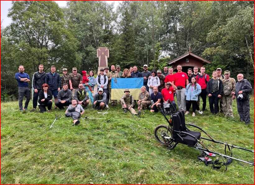 Понад два десятки українських військовослужбовців з різних військових формувань взяли участь у сходженні на гору Ключ 