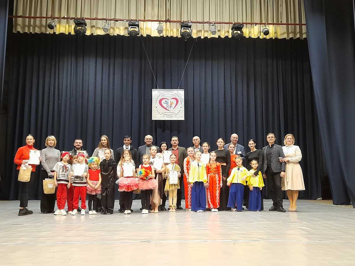 Хореографічні колективи Львівщини зібрали 69 тисяч гривень на потреби ЗСУ