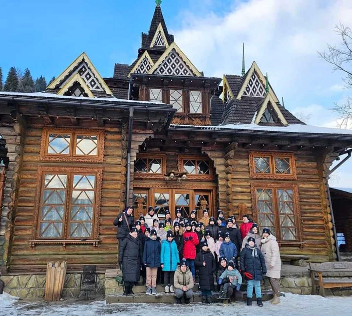 Позбавлені батьківського піклування діти відвідали оздоровчо-туристичний табір у Ворохті