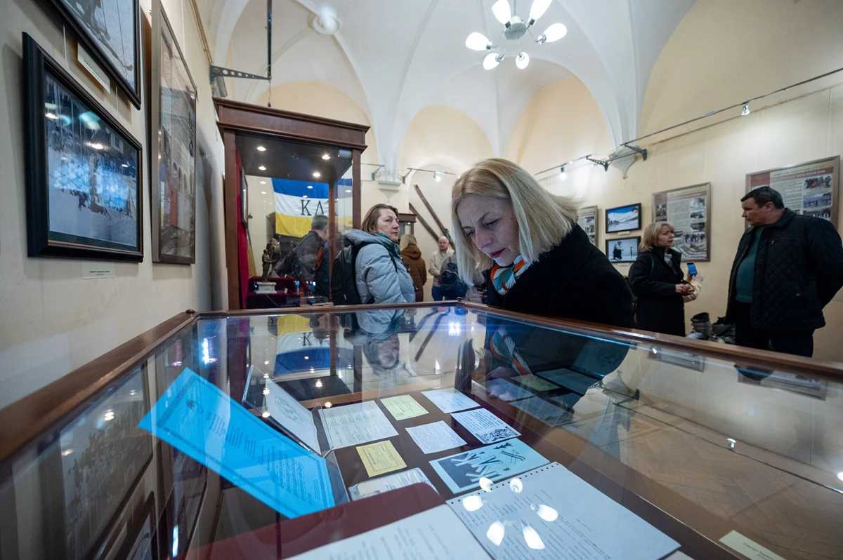 Лещетарського Клубу у львівському музеї експонують виставку «На лещетах, мов на крилах»