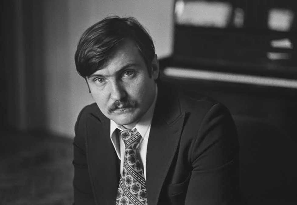 Сьогодні, 4 березня, виповнюється 75 років від дня народження славетного буковинця, Героя України Володимира Івасюка