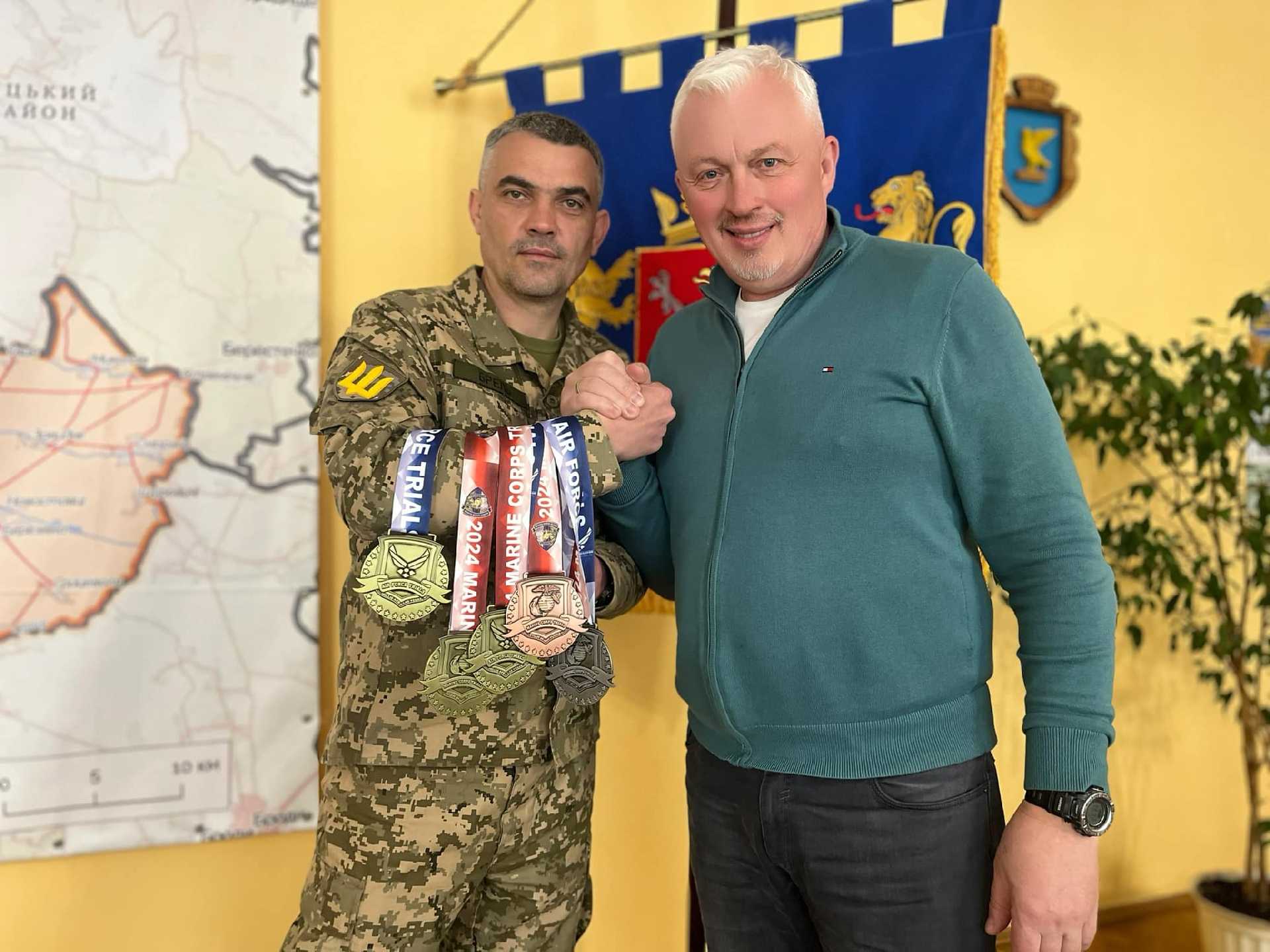 Напередодні начальник військової адміністрації Андрій Дяченко зустрівся з військовослужбовцем з Червонограда Юрієм Брелем