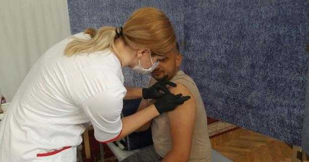 Вчора у центрах вакцинації на Львівщині отримали щеплення 381 особа