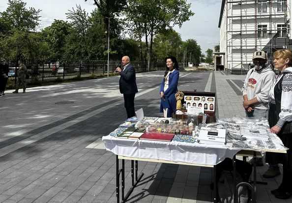  Для курсантів Червоноградського військового ліцею  презентували виставку виробів народного мистецтва нашого краю