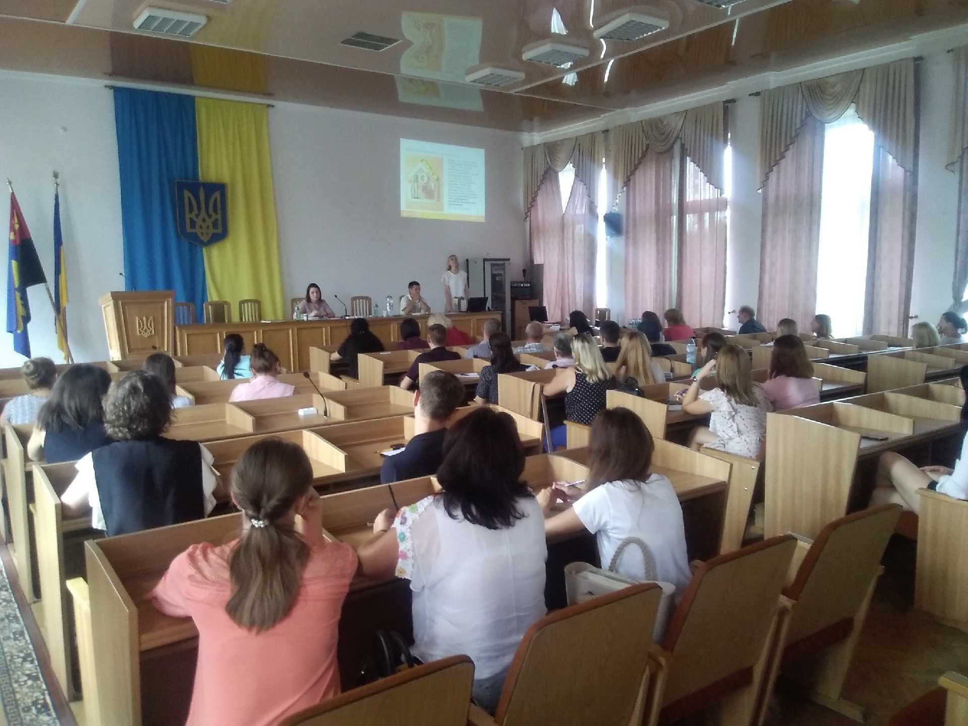 Провели семінар для розпорядників бюджетних коштів об'єднаних територіальних громад Червоноградського району щодо закупівельного процесу