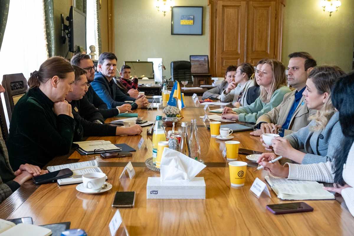 Львівська ОДА підписала Меморандуми з ЮНІСЕФ і Координаційним центром з розвитку сімейного виховання та догляду дітей