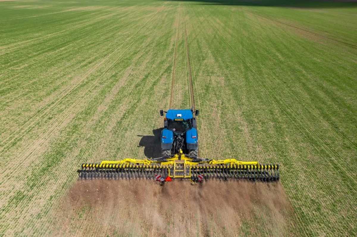 Аграрії Львівщини отримали 9,8 мільйона гривень компенсації за придбану сільськогосподарську техніку вітчизняного виробництва 