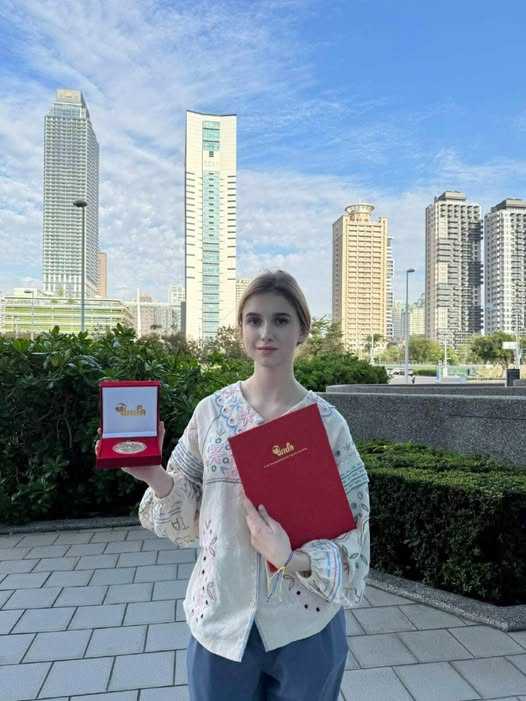 Учениця 11 класу  з Радехова здобула I місце та золоту медаль на найбільшій в Азії міжнародній виставці винаходів та дизайну KIDE