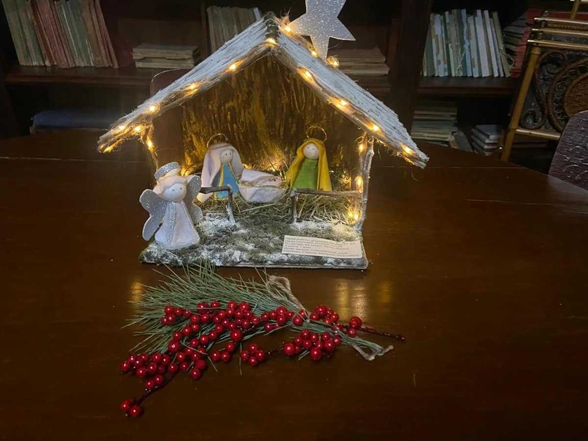 В Музеї Михайла Грушевського відкрили ювілейну виставку-конкурс дитячих робіт «Різдвяна шопка-2025». Серед представлених робі - експозиції школярі зі Сокаля та Шептицького.