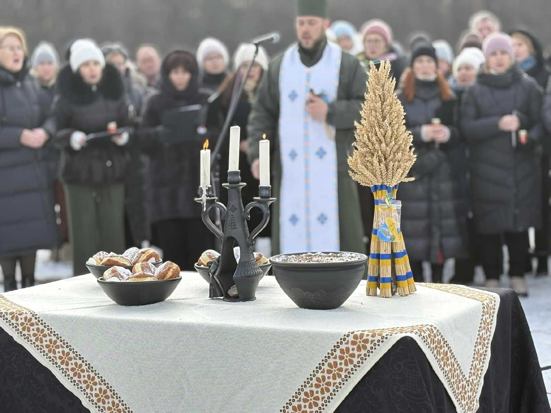 Напередодні скорботна різдвяна коляда лунала для полеглих Воїнів