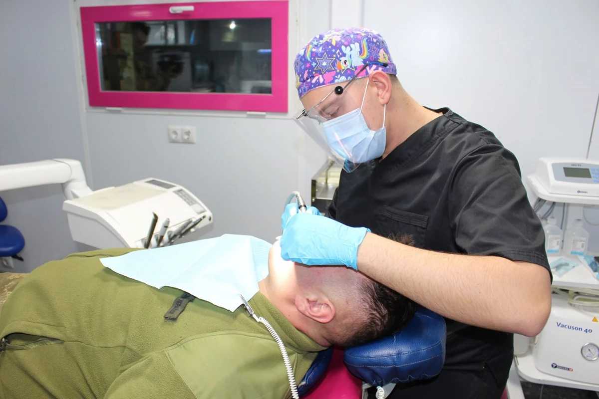 На Львівщині військовослужбовці можуть отримати безоплатну стоматологічну допомогу: як скористатися