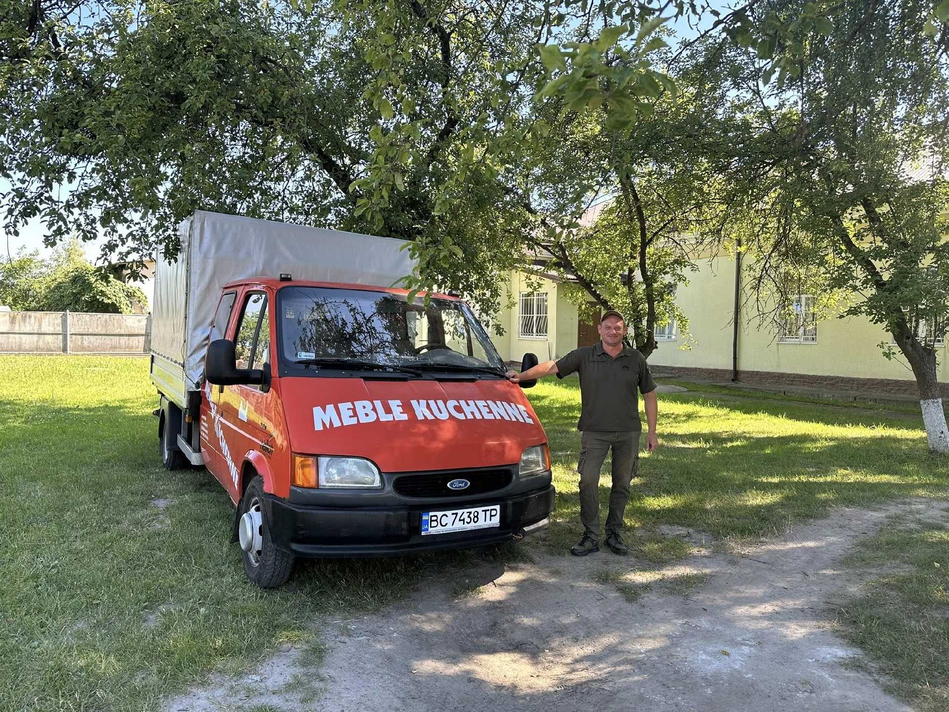 Передача  автомобіля військовослужбовцю ЗСУ