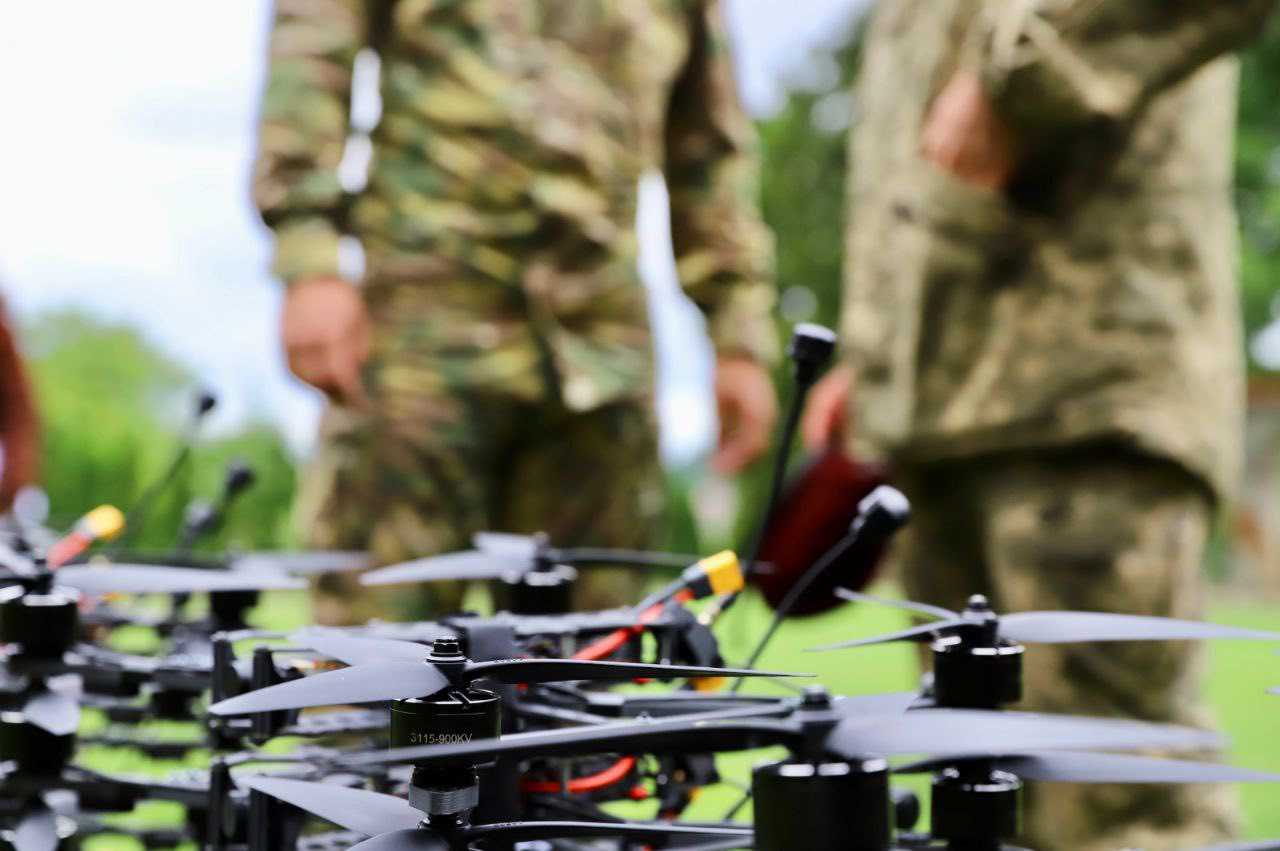 Зі Львівщини військовим передали чергову партію дронів у межах проєкту «Пташки Перемоги»