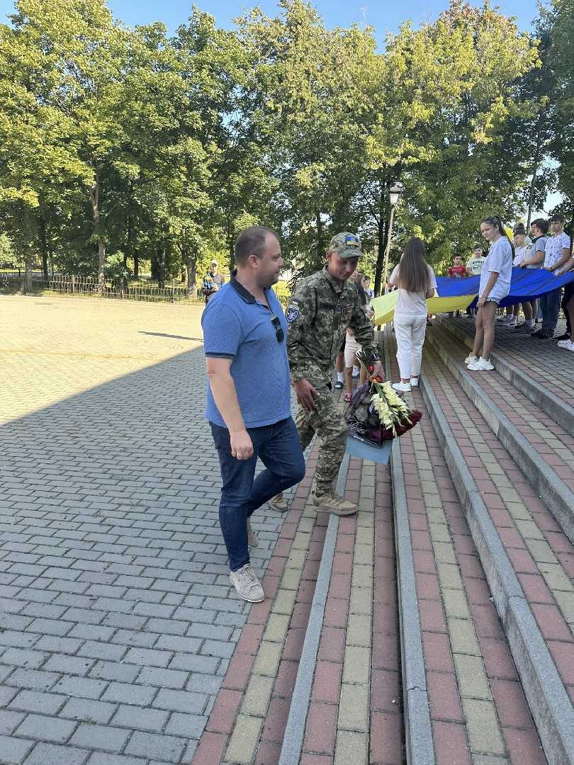 Після довгих місяців очікування Добротвірська громада обійняла свого Героя, який повернувся з ворожого полону