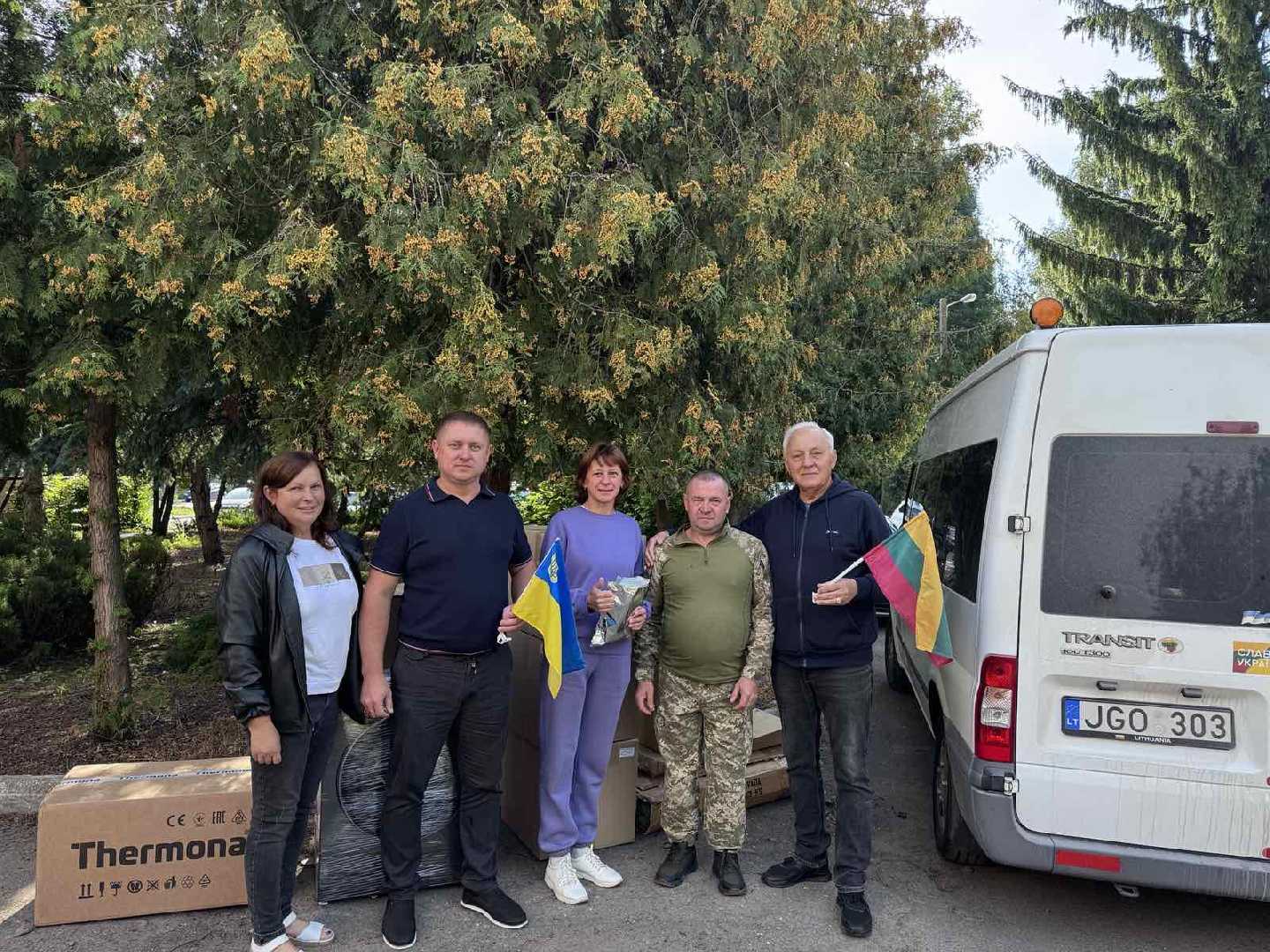 До Радехова прибула допомога для захисників з Литви