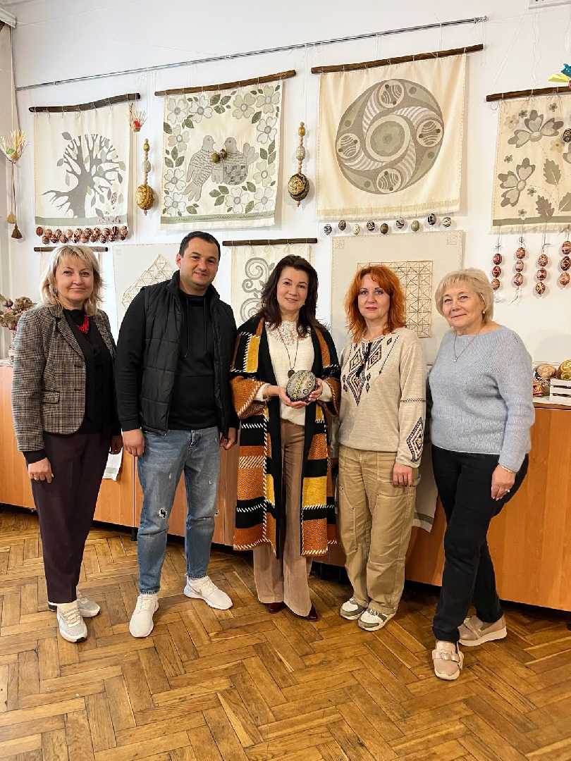 Малюємо історію разом