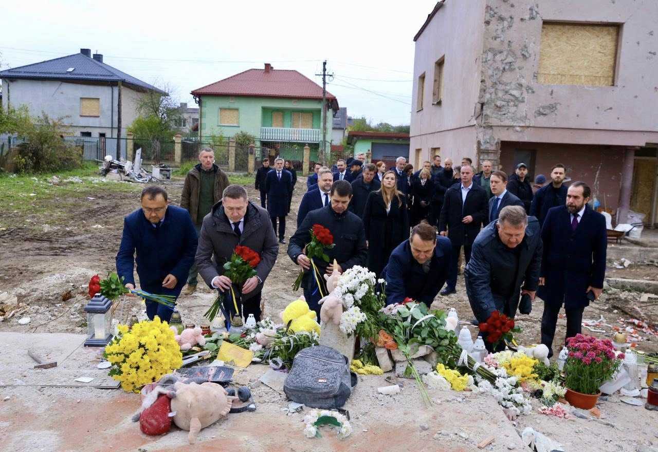 Міністр закордонних справ Польщі Радослав Сікорський перебуває із робочим візитом на Львівщині