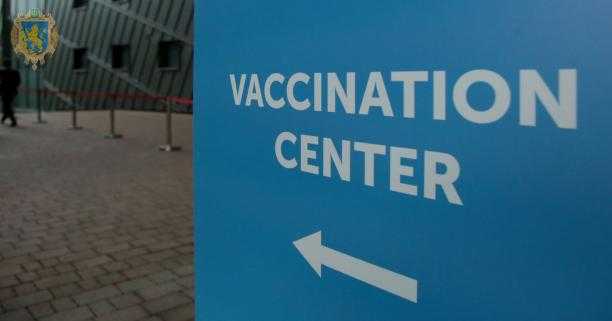 Вчора в області провакцинували 6995 осіб, з них 1893 - у центрах вакцинації