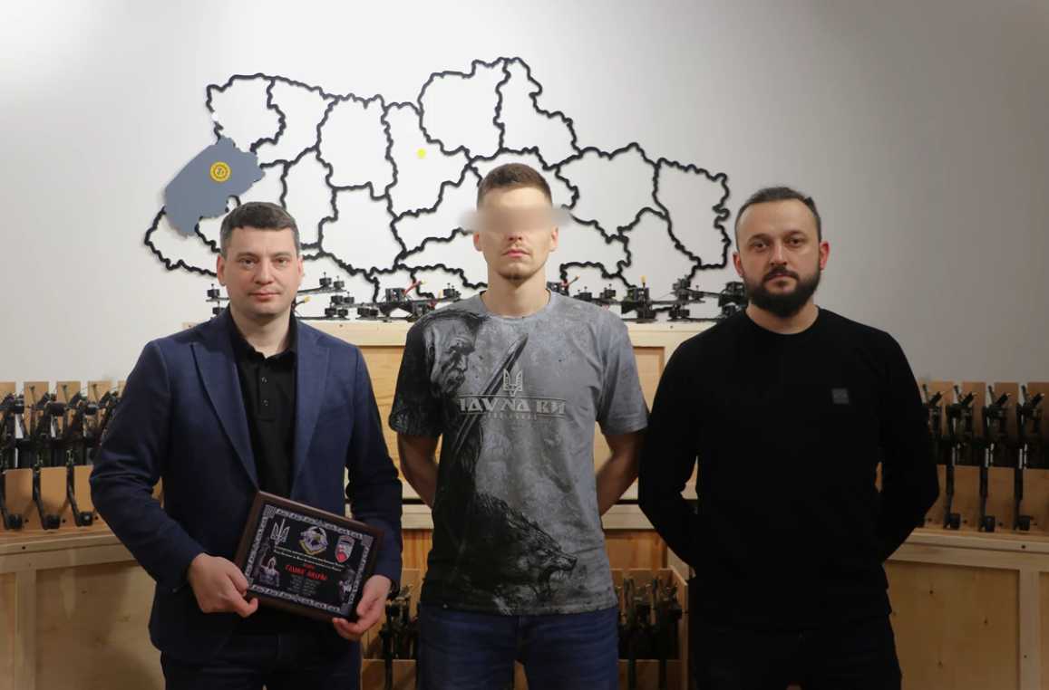 Львівська ОДА передала військовим ще понад сотню дронів