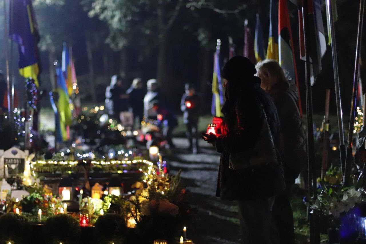 Передачу Вифлеємського Вогню Миру на Львівщині почали із Марсового поля
