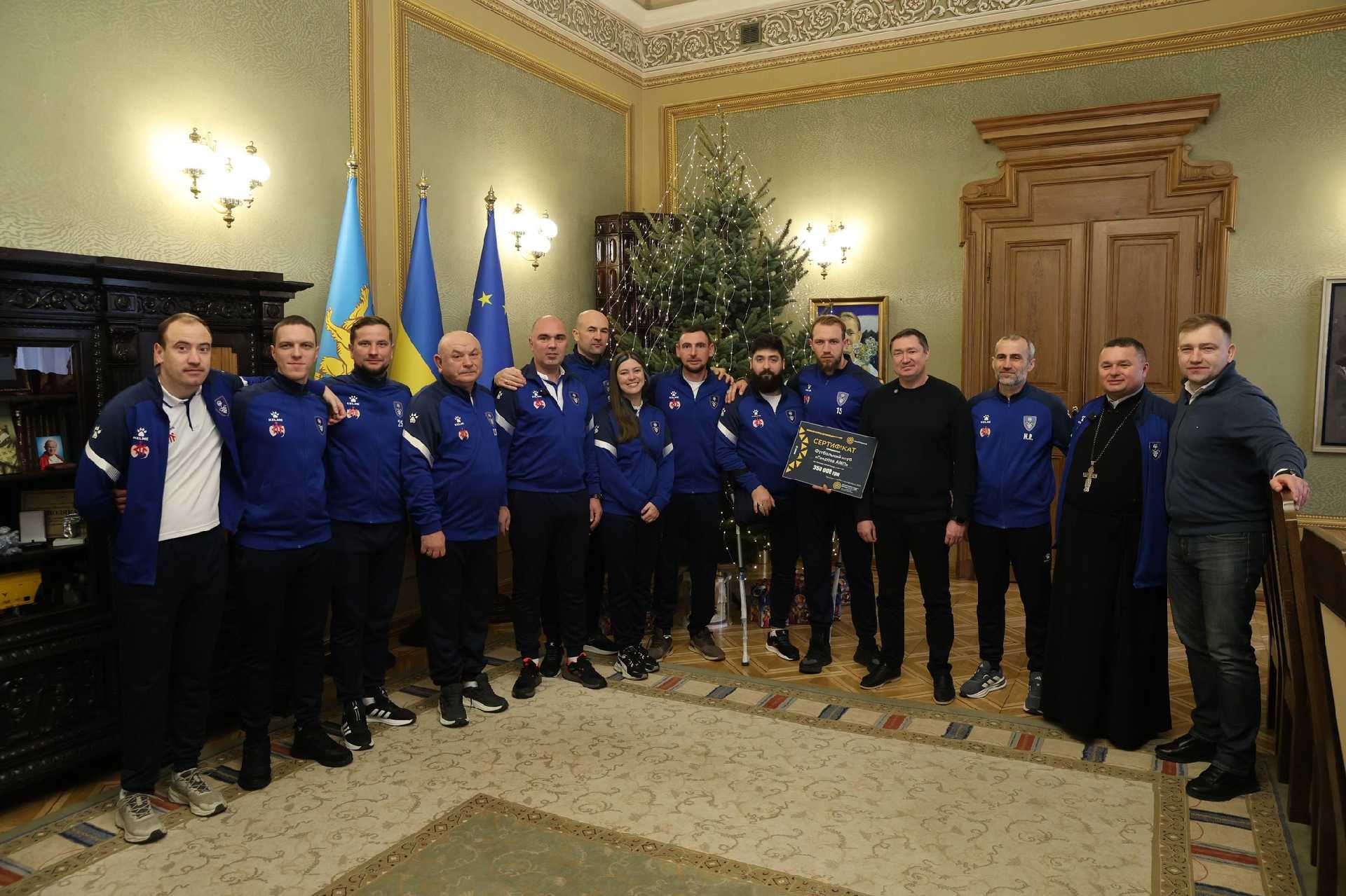 Максим Козицький нагородив переможців першого в історії чемпіонату України з ампфутболу в Суперлізі