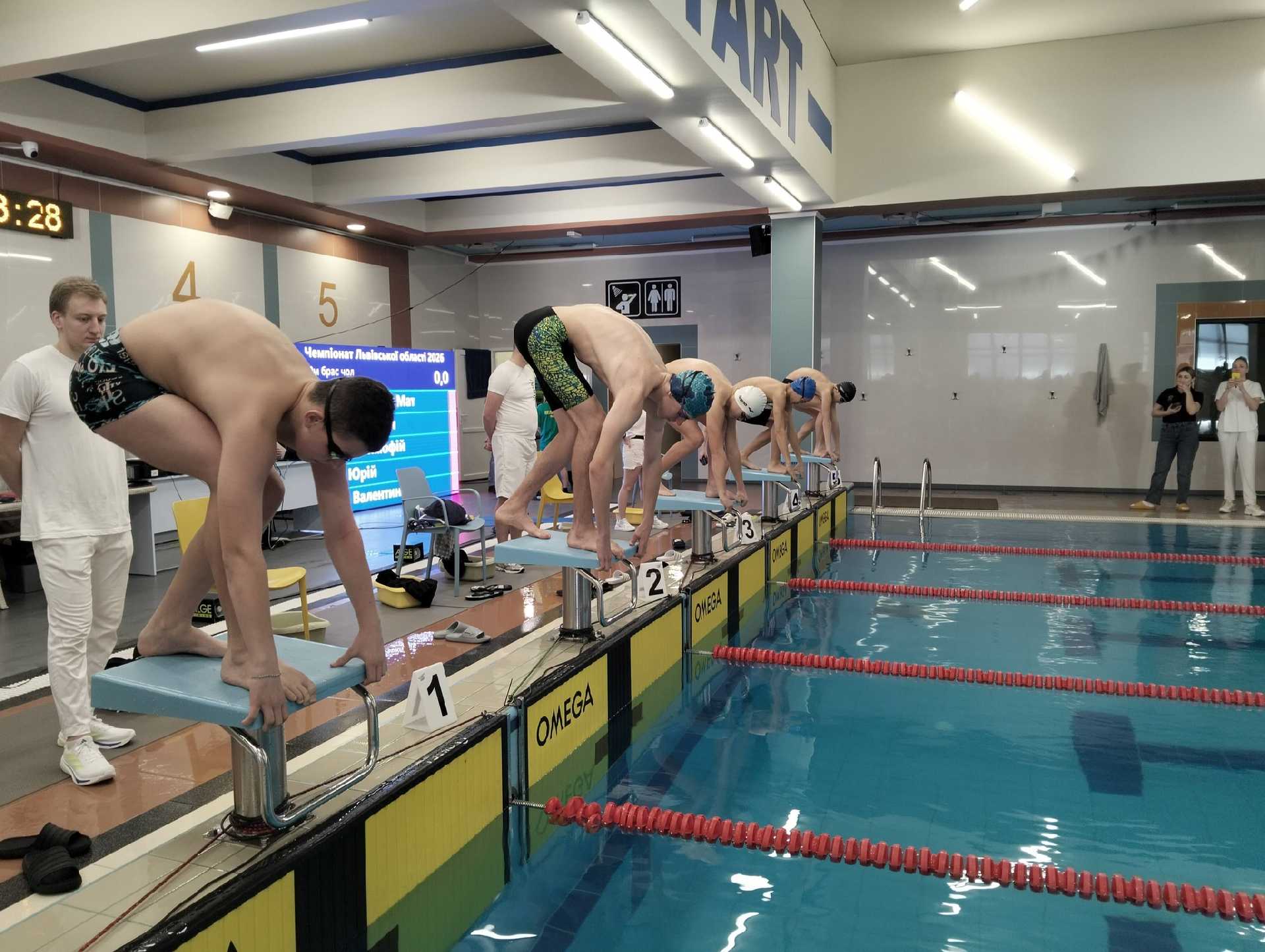 Плавці та плавчині з Шептицької громади гідно представили наш район на зимовому чемпіонаті області з плавання